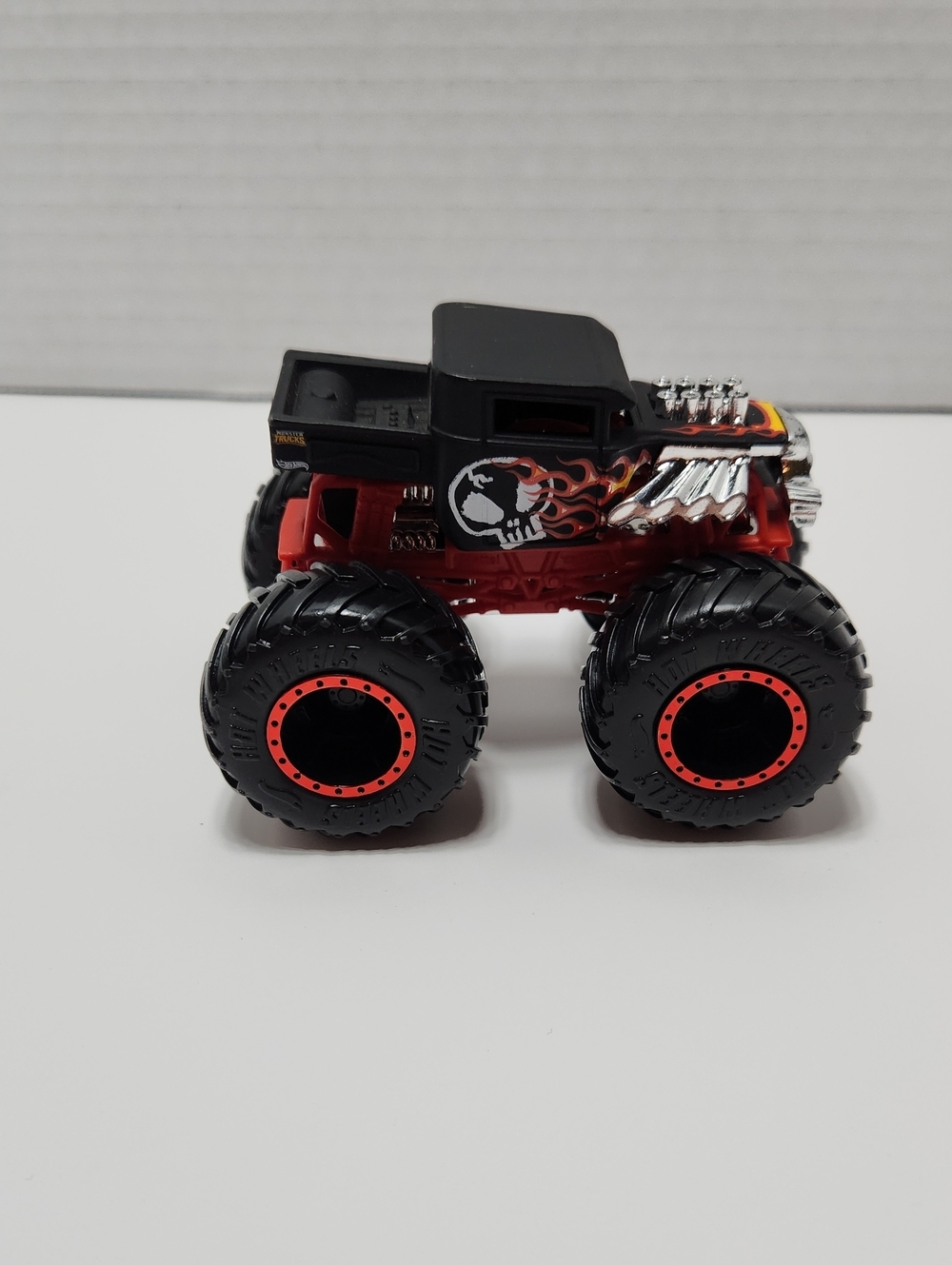 Hot Wheels, Jam Bone Shaker Truck
